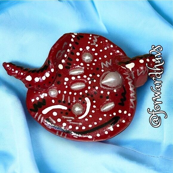 Handcrafted Artisan Southwest Style Sculpted Clay Brooch by Lima - Picture 5 of 11